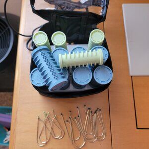 Conair Compact Hairsetter Hot Rollers. 12, 2 different sizes w/Clips. Exc. Cond!